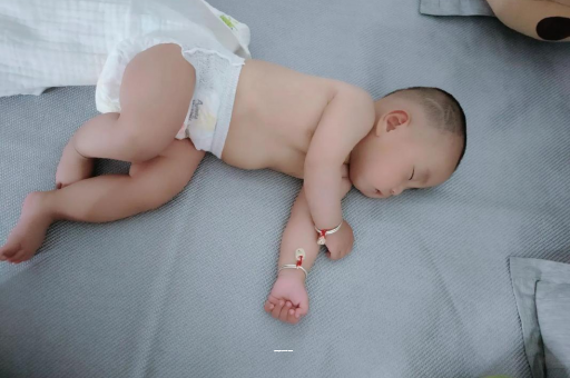 万宁孕妇肚子一跳一跳